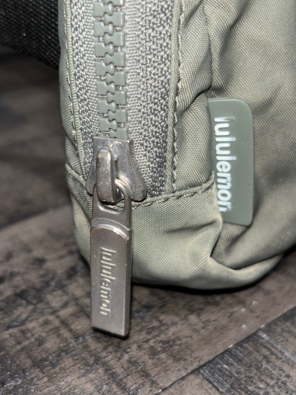 Lululemon Everywhere Belt Bag OS Army Green - Picture 4 of 10